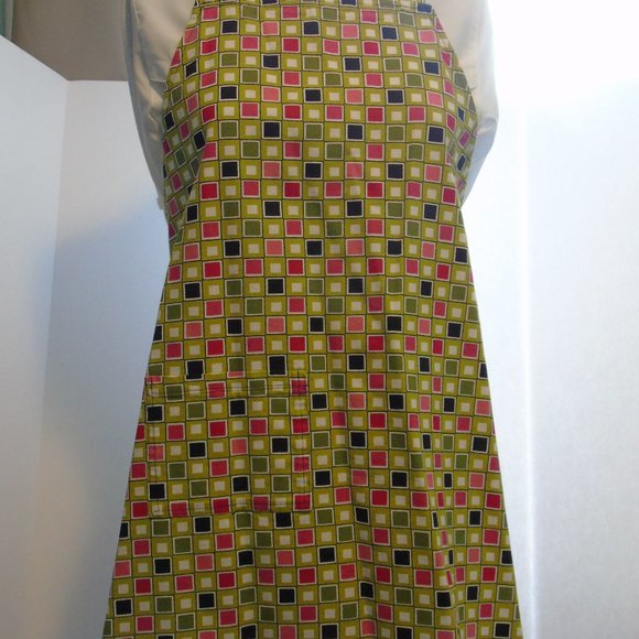 Apron - Picture 1 of 1